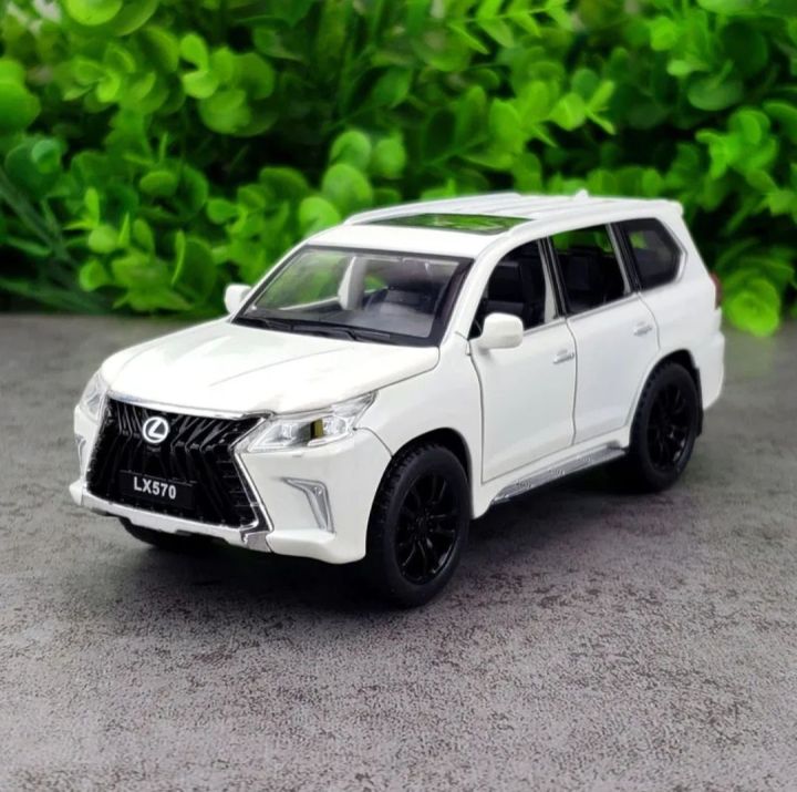 White | LEXUS LX570 1:22 Die-Cast | Luxury SUV Alloy LX570 Model